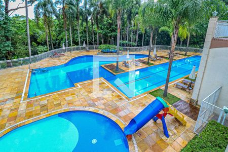 Apartamento à venda com 190m², 3 quartos e 3 vagas Apartamento à venda com 190m², 3 quartos e 3 vagasÁrea comum - Piscina