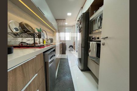 Apartamento à venda com 190m², 3 quartos e 3 vagas Apartamento à venda com 190m², 3 quartos e 3 vagasCozinha