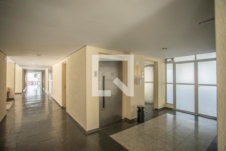 Apartamento à venda com 52m², 2 quartos e 1 vaga Apartamento à venda com 52m², 2 quartos e 1 vagaHall social