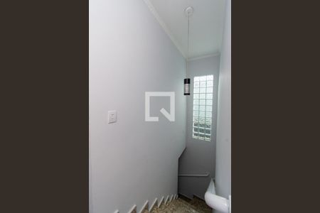 Escada de casa à venda com 3 quartos, 242m² em Vila Maricy, Guarulhos