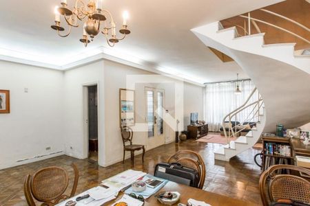 Casa à venda com 3 quartos, 240m² em Vila Mariana, São Paulo