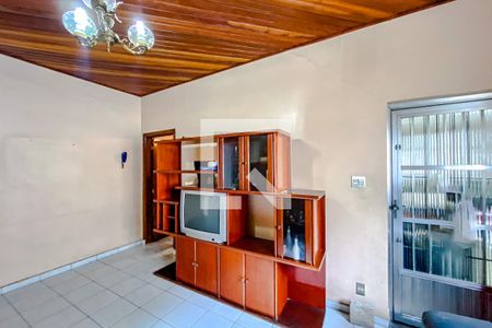 Sala de casa à venda com 5 quartos, 250m² em Vila Prudente, São Paulo