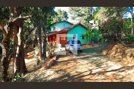 Casa à venda com 3612m², 4 quartos e 6 vagas Casa à venda com 3612m², 4 quartos e 6 vagasÁrea externa