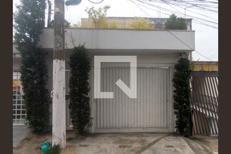 Casa à venda com 238m², 4 quartos e 2 vagas Casa à venda com 238m², 4 quartos e 2 vagasFachada