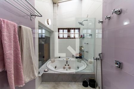 Casa à venda com 238m², 4 quartos e 2 vagas Casa à venda com 238m², 4 quartos e 2 vagasBanheiro da Suíte 4