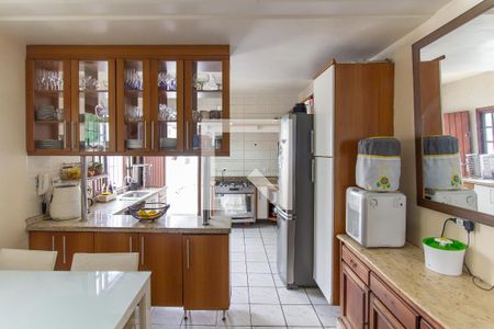 Casa à venda com 238m², 4 quartos e 2 vagas Casa à venda com 238m², 4 quartos e 2 vagasCozinha