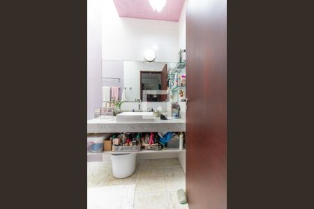 Casa à venda com 238m², 4 quartos e 2 vagas Casa à venda com 238m², 4 quartos e 2 vagasBanheiro da Suíte 4