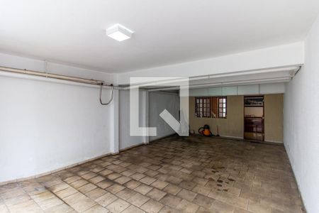 Casa à venda com 238m², 4 quartos e 2 vagas Casa à venda com 238m², 4 quartos e 2 vagasGaragem