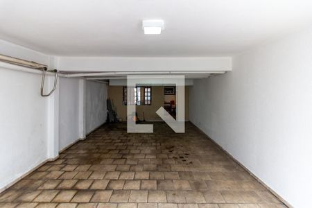 Casa à venda com 238m², 4 quartos e 2 vagas Casa à venda com 238m², 4 quartos e 2 vagasGaragem