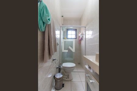 Casa à venda com 238m², 4 quartos e 2 vagas Casa à venda com 238m², 4 quartos e 2 vagasBanheiro da Suíte 1