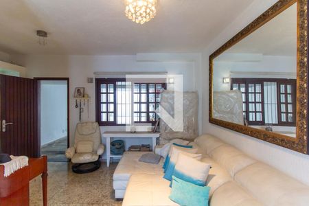 Casa à venda com 238m², 4 quartos e 2 vagas Casa à venda com 238m², 4 quartos e 2 vagasàrea de laser