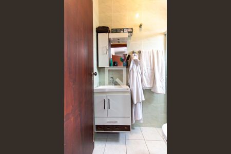 Casa à venda com 238m², 4 quartos e 2 vagas Casa à venda com 238m², 4 quartos e 2 vagasBanheiro da Suíte 2