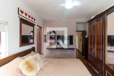 Casa à venda com 238m², 4 quartos e 2 vagas Casa à venda com 238m², 4 quartos e 2 vagasQuarto 4 - Suíte