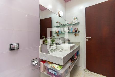 Casa à venda com 238m², 4 quartos e 2 vagas Casa à venda com 238m², 4 quartos e 2 vagasBanheiro da Suíte 4