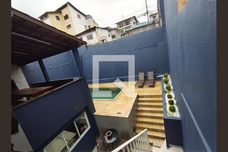 Casa à venda com 3 quartos, 179m² em Umuarama, Osasco