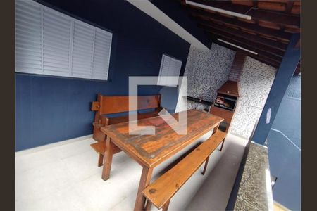 Casa à venda com 3 quartos, 179m² em Umuarama, Osasco