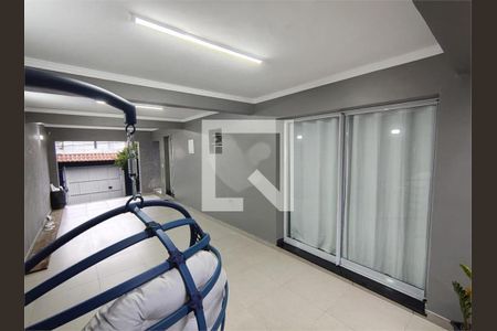 Casa à venda com 3 quartos, 179m² em Umuarama, Osasco