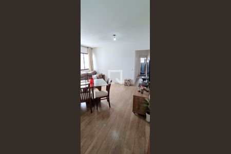 Sala de apartamento à venda com 2 quartos, 56m² em Jardim Henriqueta, Taboão da Serra