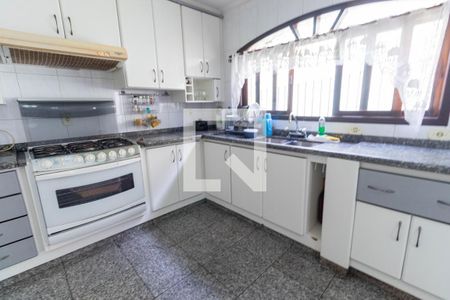 Casa à venda com 250m², 5 quartos e 5 vagas Casa à venda com 250m², 5 quartos e 5 vagasCozinha