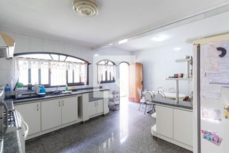 Casa à venda com 250m², 5 quartos e 5 vagas Casa à venda com 250m², 5 quartos e 5 vagasCozinha