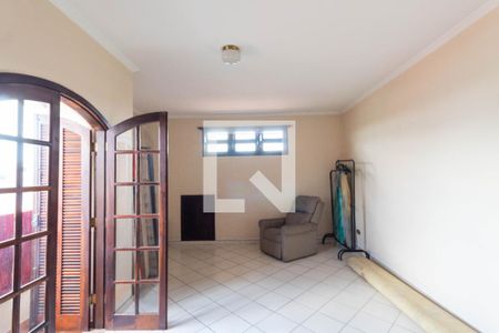 Casa à venda com 250m², 5 quartos e 5 vagas Casa à venda com 250m², 5 quartos e 5 vagasQuarto 4