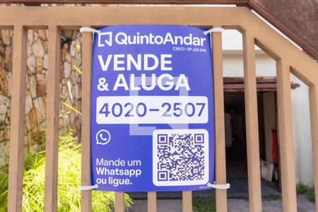 Casa à venda com 250m², 5 quartos e 5 vagas Casa à venda com 250m², 5 quartos e 5 vagasPlaquinha