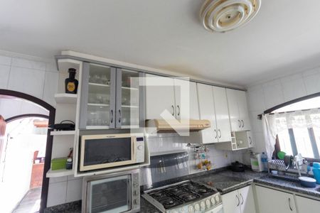 Casa à venda com 250m², 5 quartos e 5 vagas Casa à venda com 250m², 5 quartos e 5 vagasCozinha - Armários