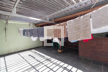 Casa à venda com 250m², 5 quartos e 5 vagas Casa à venda com 250m², 5 quartos e 5 vagasQuintal