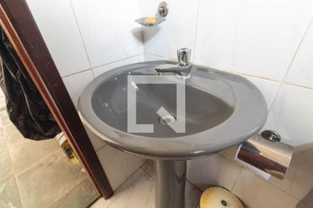 Casa à venda com 250m², 5 quartos e 5 vagas Casa à venda com 250m², 5 quartos e 5 vagasBanheiro de serviço