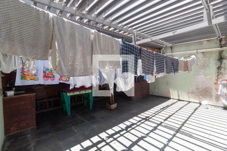 Casa à venda com 250m², 5 quartos e 5 vagas Casa à venda com 250m², 5 quartos e 5 vagasQuintal