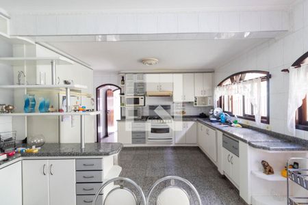 Casa à venda com 250m², 5 quartos e 5 vagas Casa à venda com 250m², 5 quartos e 5 vagasCozinha