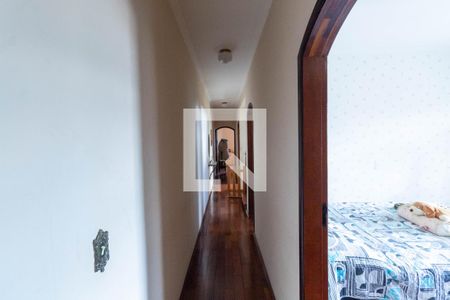 Casa à venda com 250m², 5 quartos e 5 vagas Casa à venda com 250m², 5 quartos e 5 vagasCorredor