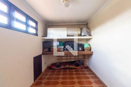 Casa à venda com 250m², 5 quartos e 5 vagas Casa à venda com 250m², 5 quartos e 5 vagasQuarto de Serviço