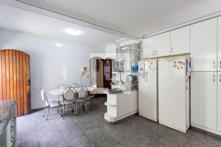 Casa à venda com 250m², 5 quartos e 5 vagas Casa à venda com 250m², 5 quartos e 5 vagasCozinha