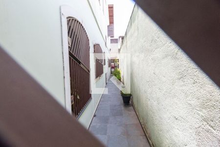 Casa à venda com 250m², 5 quartos e 5 vagas Casa à venda com 250m², 5 quartos e 5 vagasCorredor