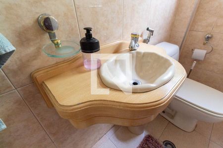 Casa à venda com 250m², 5 quartos e 5 vagas Casa à venda com 250m², 5 quartos e 5 vagasLavabo 1