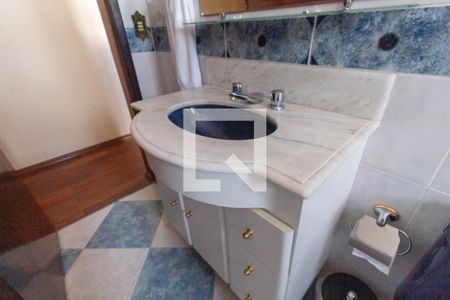 Casa à venda com 250m², 5 quartos e 5 vagas Casa à venda com 250m², 5 quartos e 5 vagasBanheiro 3