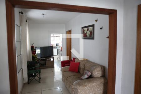 Sala de casa para alugar com 2 quartos, 58m² em Sta Cruz Ind, Contagem