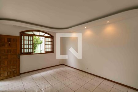 Sala de casa à venda com 3 quartos, 180m² em Santa Amelia, Belo Horizonte