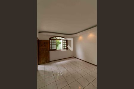 Sala de casa à venda com 3 quartos, 180m² em Santa Amelia, Belo Horizonte