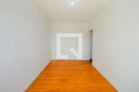 Quarto de apartamento para alugar com 1 quarto, 56m² em Jardim Itu, Porto Alegre