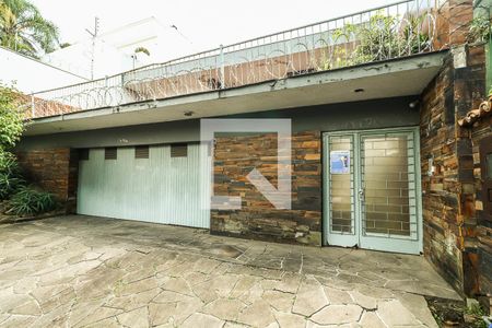 Casa à venda com 337m², 3 quartos e 4 vagas Casa à venda com 337m², 3 quartos e 4 vagasFachada