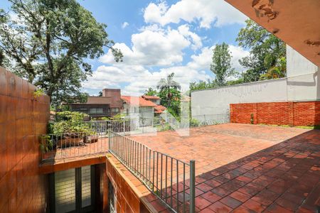 Casa à venda com 337m², 3 quartos e 4 vagas Casa à venda com 337m², 3 quartos e 4 vagasÁrea