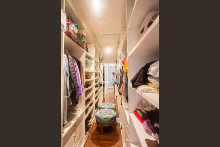 Closet de casa de condomínio à venda com 3 quartos, 338m² em Chácara Monte Alegre, São Paulo