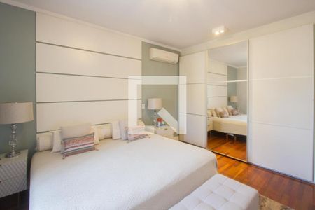 Suíte 1 de casa de condomínio à venda com 3 quartos, 338m² em Chácara Monte Alegre, São Paulo