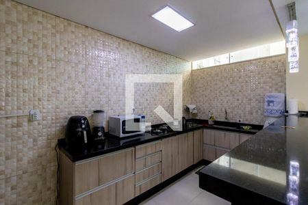 Casa à venda com 152m², 4 quartos e 3 vagas Casa à venda com 152m², 4 quartos e 3 vagasCozinha