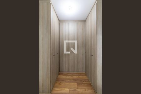 Casa à venda com 152m², 4 quartos e 3 vagas Casa à venda com 152m², 4 quartos e 3 vagasCloset da Suíte