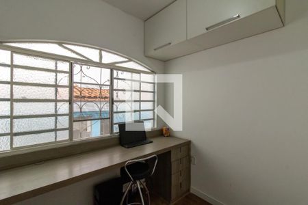 Casa à venda com 152m², 4 quartos e 3 vagas Casa à venda com 152m², 4 quartos e 3 vagasEscritorio