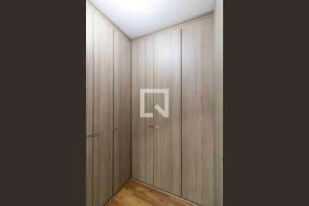 Casa à venda com 152m², 4 quartos e 3 vagas Casa à venda com 152m², 4 quartos e 3 vagasCloset da Suíte
