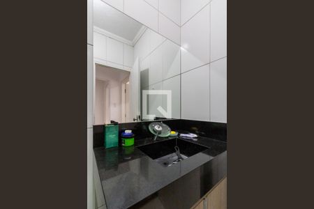 Casa à venda com 152m², 4 quartos e 3 vagas Casa à venda com 152m², 4 quartos e 3 vagasBanheiro